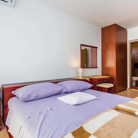 Διαμέρισμα 3 Bedroom In Barbat