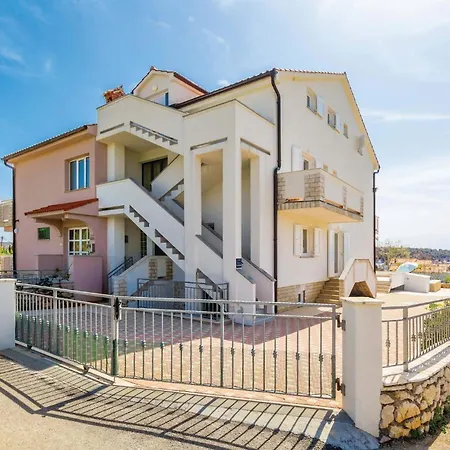 3 Bedroom In Barbat Διαμέρισμα