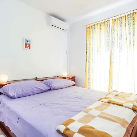 3 Bedroom In Barbat *